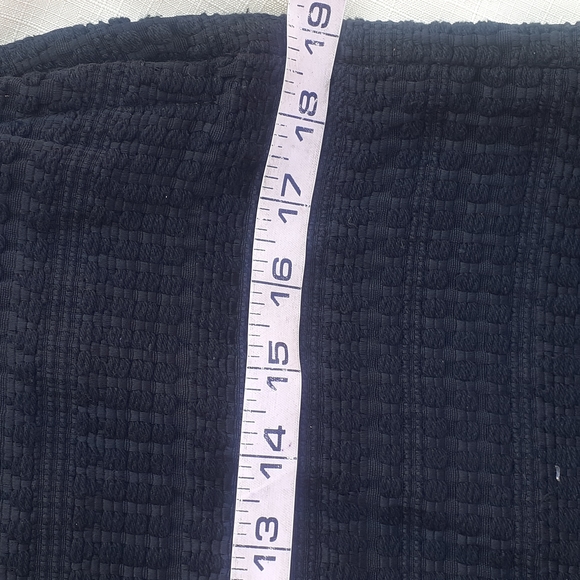 H&M Basic black textured pencil skirt, size 10 mini skirt - Picture 7 of 7